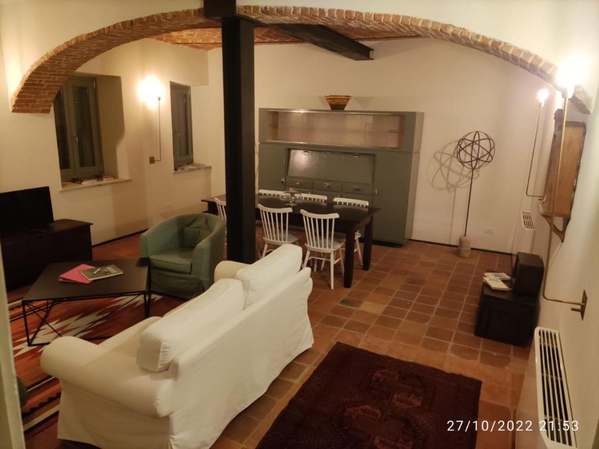 Appartamenti Presso Cascina La Melagrana Costigliole d'Asti Luaran gambar