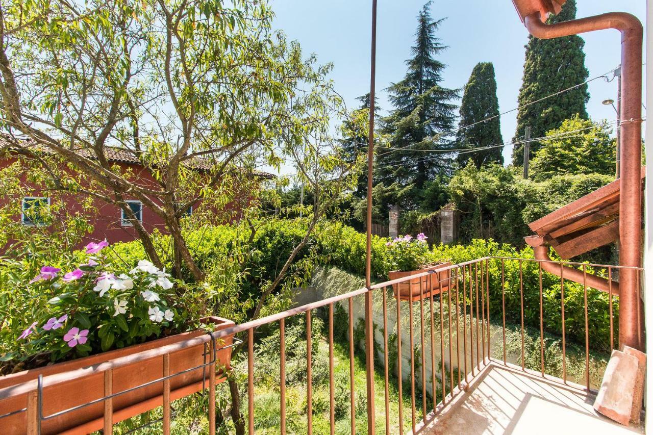 Appartamenti Presso Cascina La Melagrana Costigliole d'Asti Luaran gambar