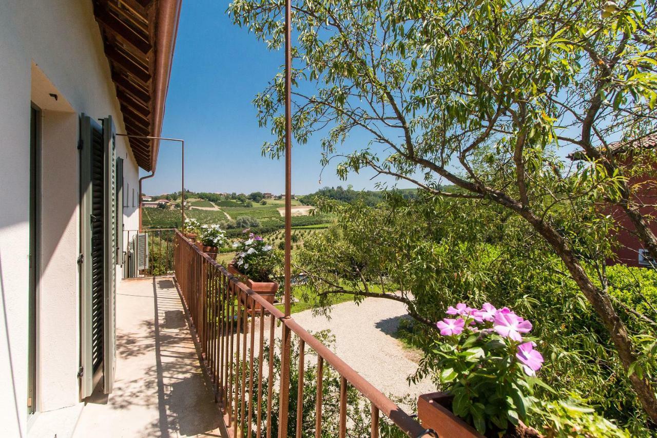 Appartamenti Presso Cascina La Melagrana Costigliole d'Asti Luaran gambar