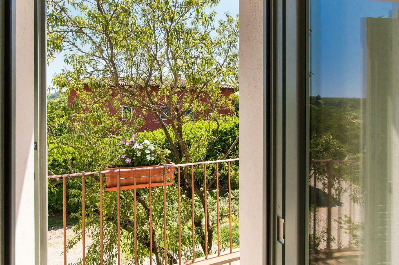 Appartamenti Presso Cascina La Melagrana Costigliole d'Asti Luaran gambar