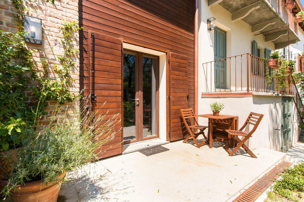 Appartamenti Presso Cascina La Melagrana Costigliole d'Asti Luaran gambar